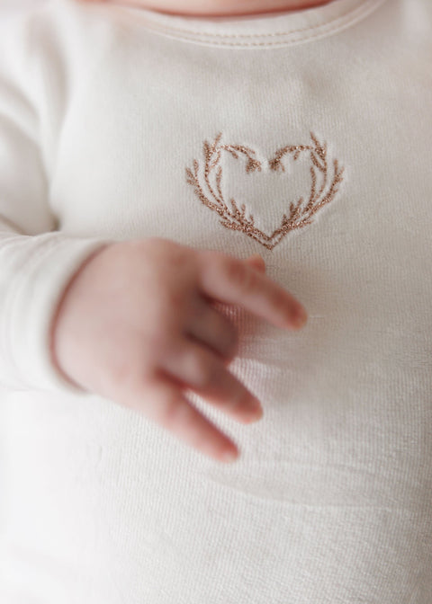 Metallic Wreath Ivory Girl lifestyle