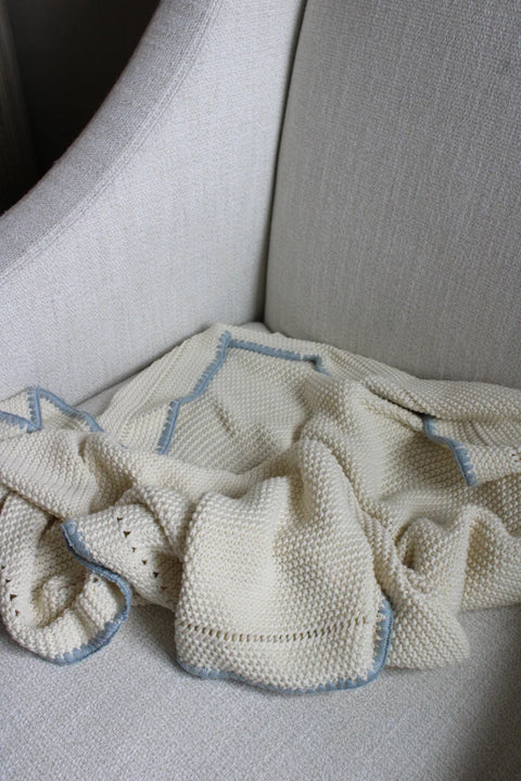 Little Threads Knitted Blanket - Powder Blue Trim