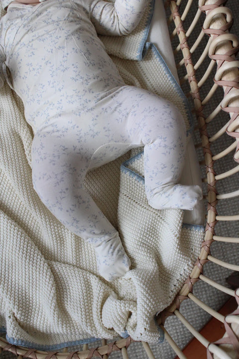 Little Threads Knitted Blanket - Powder Blue Trim