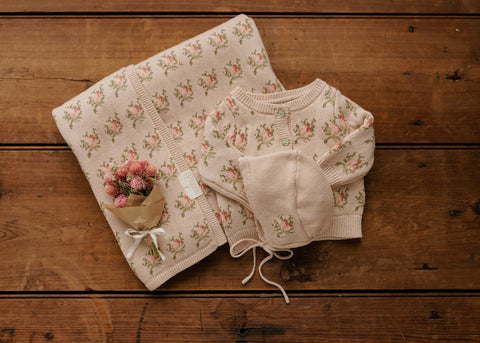Peluche Floral Intarsia Knit Blanket - Rose