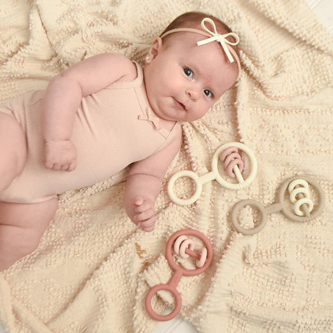 Adora Teether - Rattle Mauve